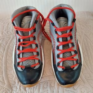 Reebok mid rise boys sneakers Baseball Theme Grey Black Red  Size 6